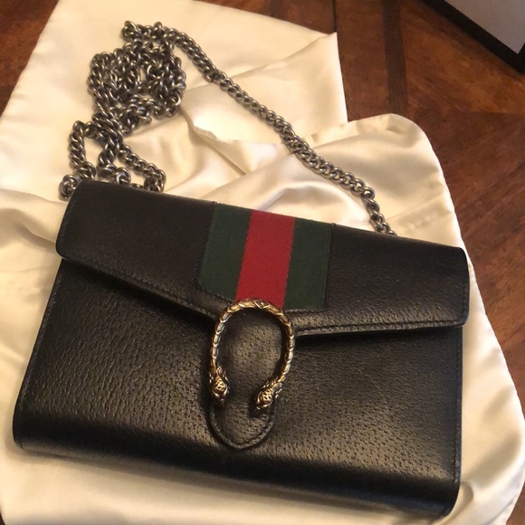 Gucci Wallt on chain - Picture 2 of 9